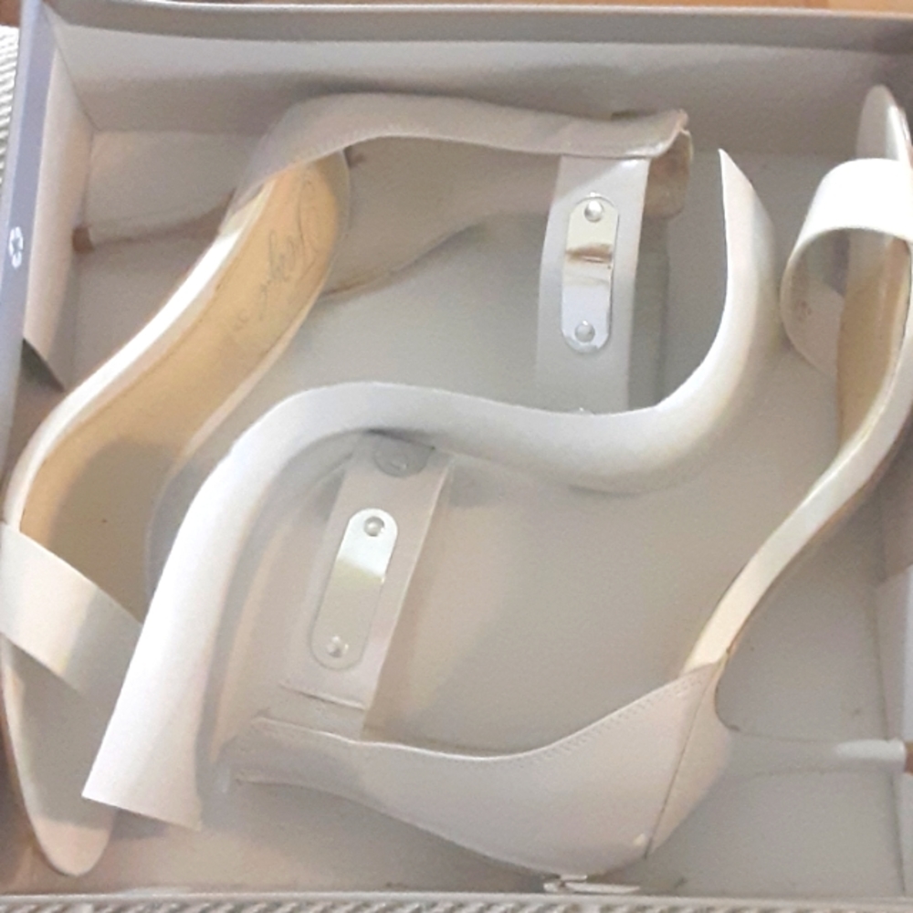 Fergie footwear 9.5 grey and white2 inch heel sexy ankle strap silver back zip